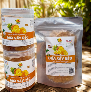 Dứa sấy dẻo OCOP tại Cồn Sơn Food được làm từ trái dứa chín tự nhiên, có màu vàng đẹp mắt và hương vị ngọt chua hài hòa.